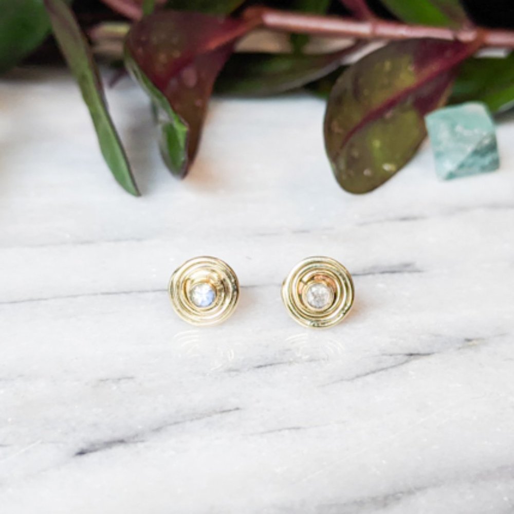 🦋LAST 1🦋 NWT Baizaar Moonstone and Brass Coil Stud Earrings
